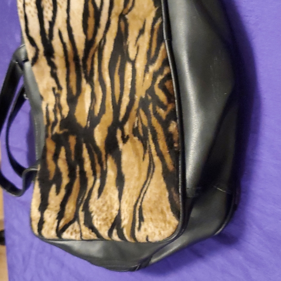 Lancome tiger print travel makeup cosmetic bag purse - Picture 2 of 8